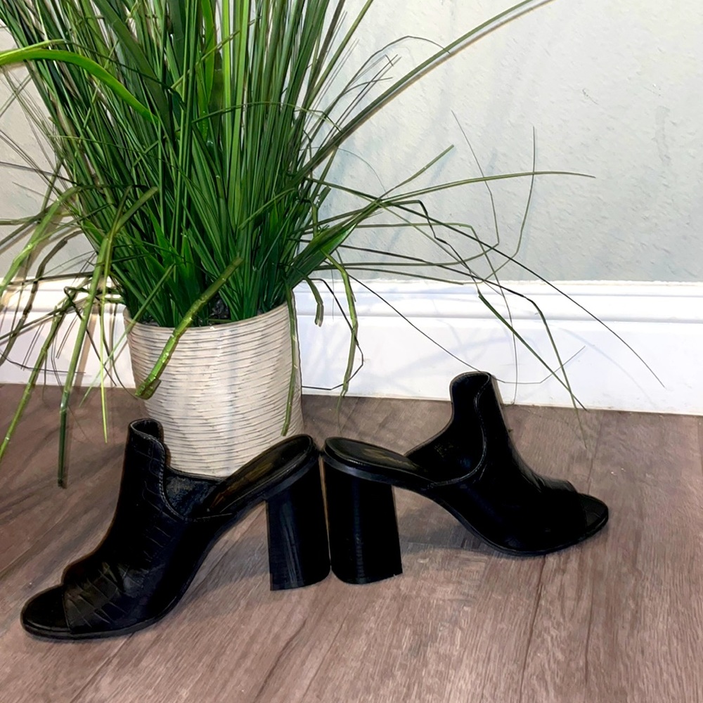 Brand: Seven7 Color: Black Size: 8.5